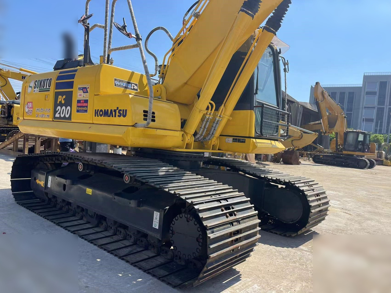 KOMATSU PC200-8 - Crawler excavator: picture 3 KOMATSU PC200-8 - Crawler excavator: picture 3