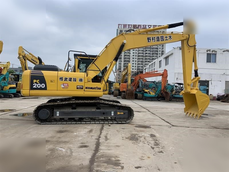 KOMATSU PC200-8 - Crawler excavator: picture 4 KOMATSU PC200-8 - Crawler excavator: picture 4