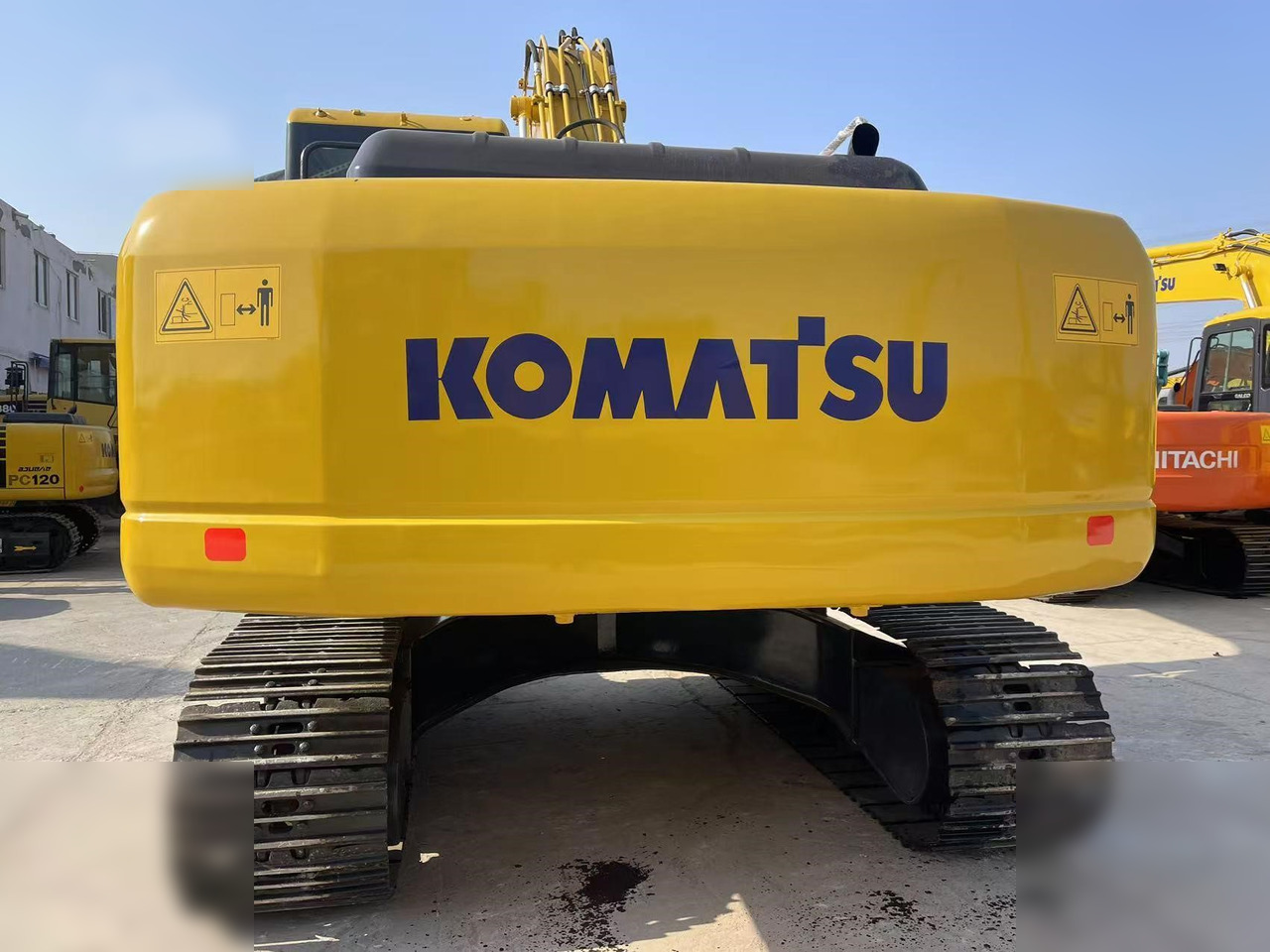 KOMATSU PC220-7 - Crawler excavator: picture 3 KOMATSU PC220-7 - Crawler excavator: picture 3
