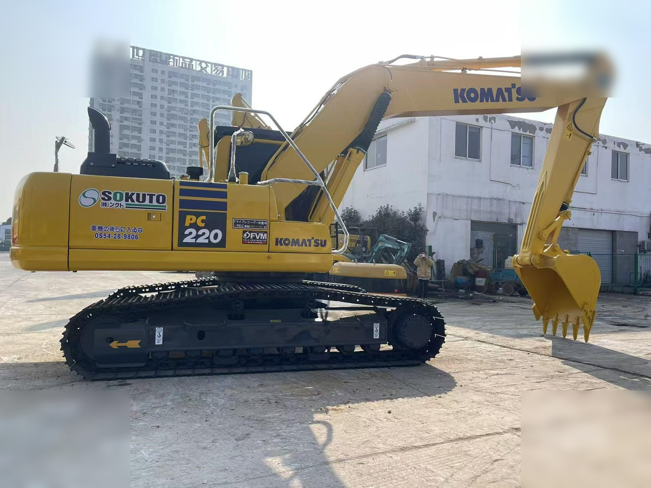 KOMATSU PC220-8 - Crawler excavator: picture 4 KOMATSU PC220-8 - Crawler excavator: picture 4