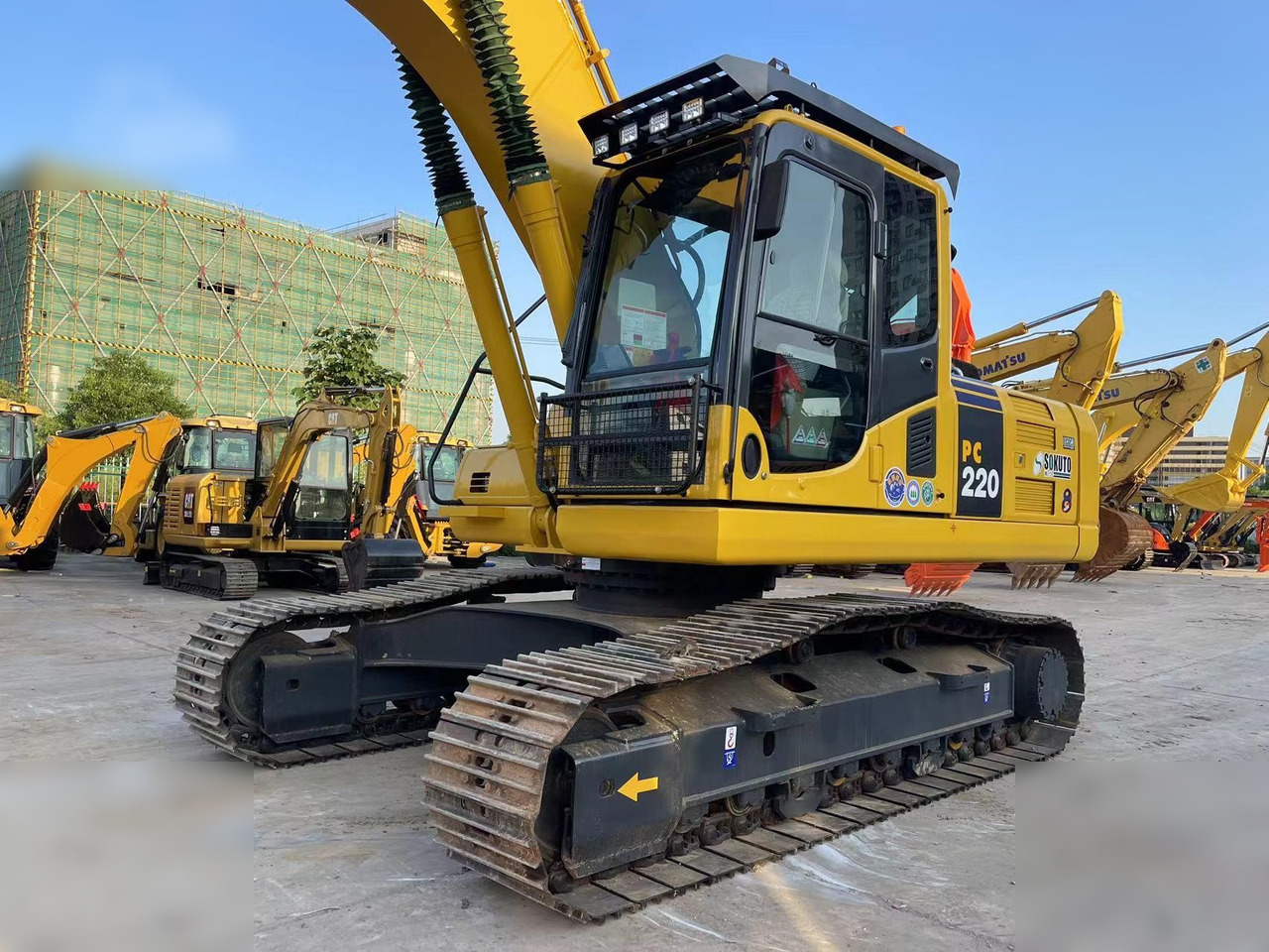 KOMATSU PC220-8 - Crawler excavator: picture 4 KOMATSU PC220-8 - Crawler excavator: picture 4