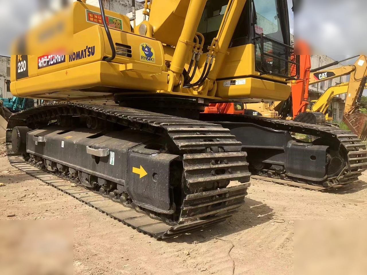 KOMATSU PC220-8N1 - Crawler excavator: picture 3 KOMATSU PC220-8N1 - Crawler excavator: picture 3