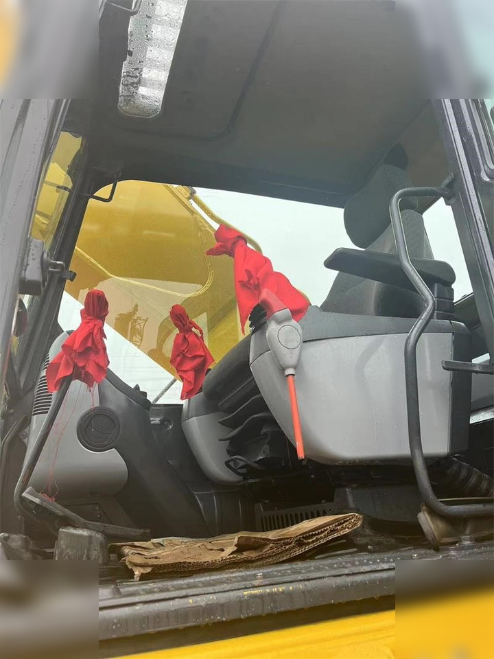 KOMATSU PC450-8 - Crawler excavator: picture 5 KOMATSU PC450-8 - Crawler excavator: picture 5