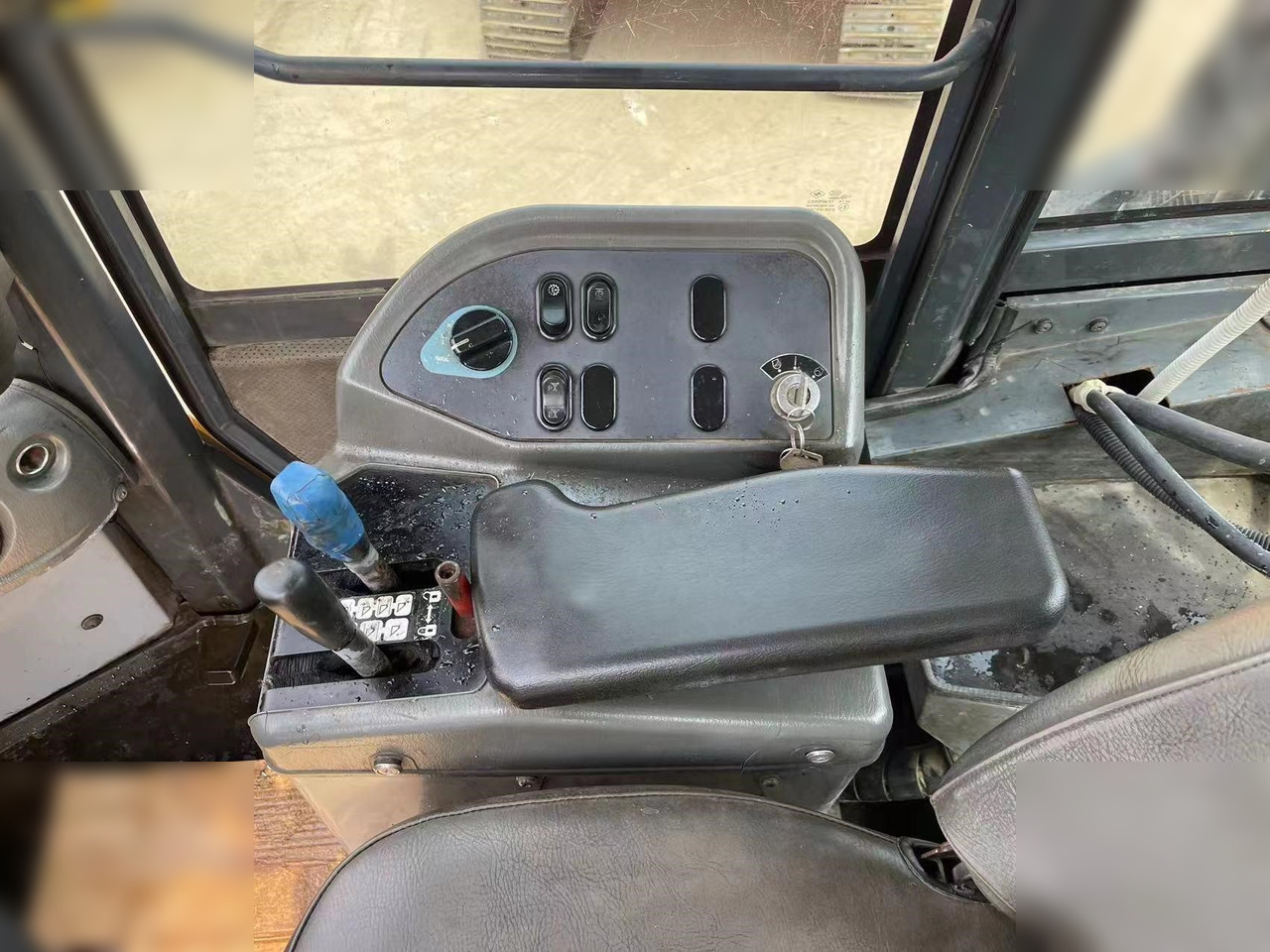 Wheel loader KOMATSU WA380Z-6: picture 9