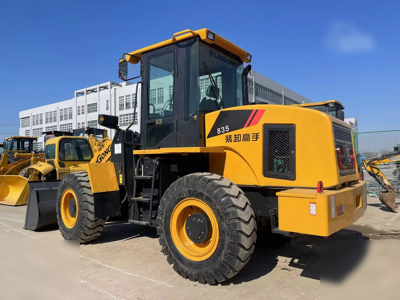 LIUGONG CLG835H - Wheel loader: picture 3 LIUGONG CLG835H - Wheel loader: picture 3