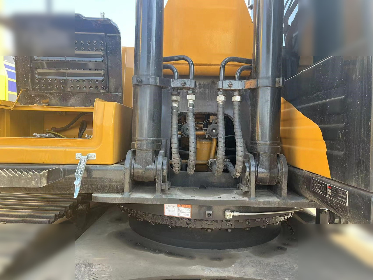 SANY SY215C - Crawler excavator: picture 2 SANY SY215C - Crawler excavator: picture 2