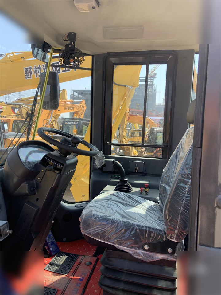 SDLG LG956L - Wheel loader: picture 5 SDLG LG956L - Wheel loader: picture 5