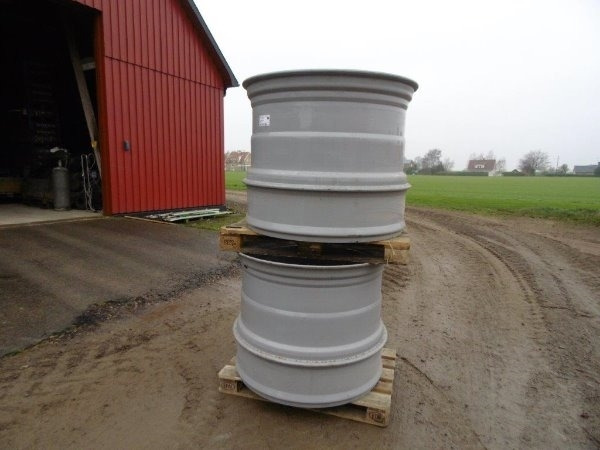 Trelleborg twinfälgar Stocks - Rim for Construction machinery: picture 1 Trelleborg twinfälgar Stocks - Rim for Construction machinery: picture 1