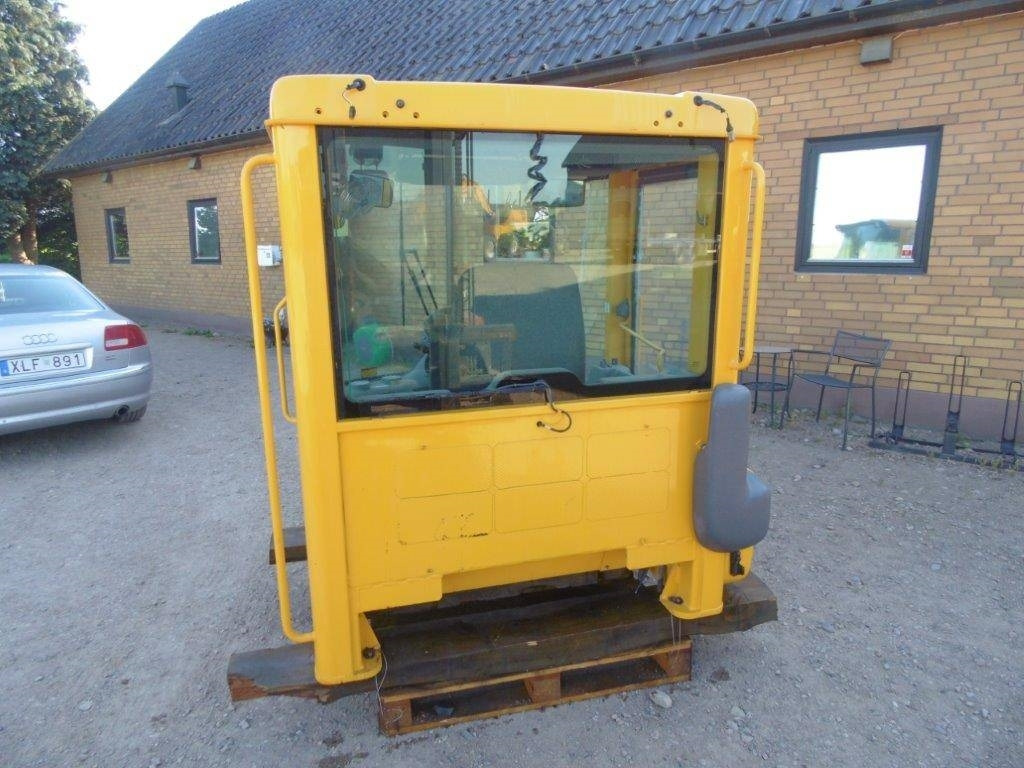 Volvo L 150 E  - Cab for Construction machinery: picture 2 Volvo L 150 E  - Cab for Construction machinery: picture 2