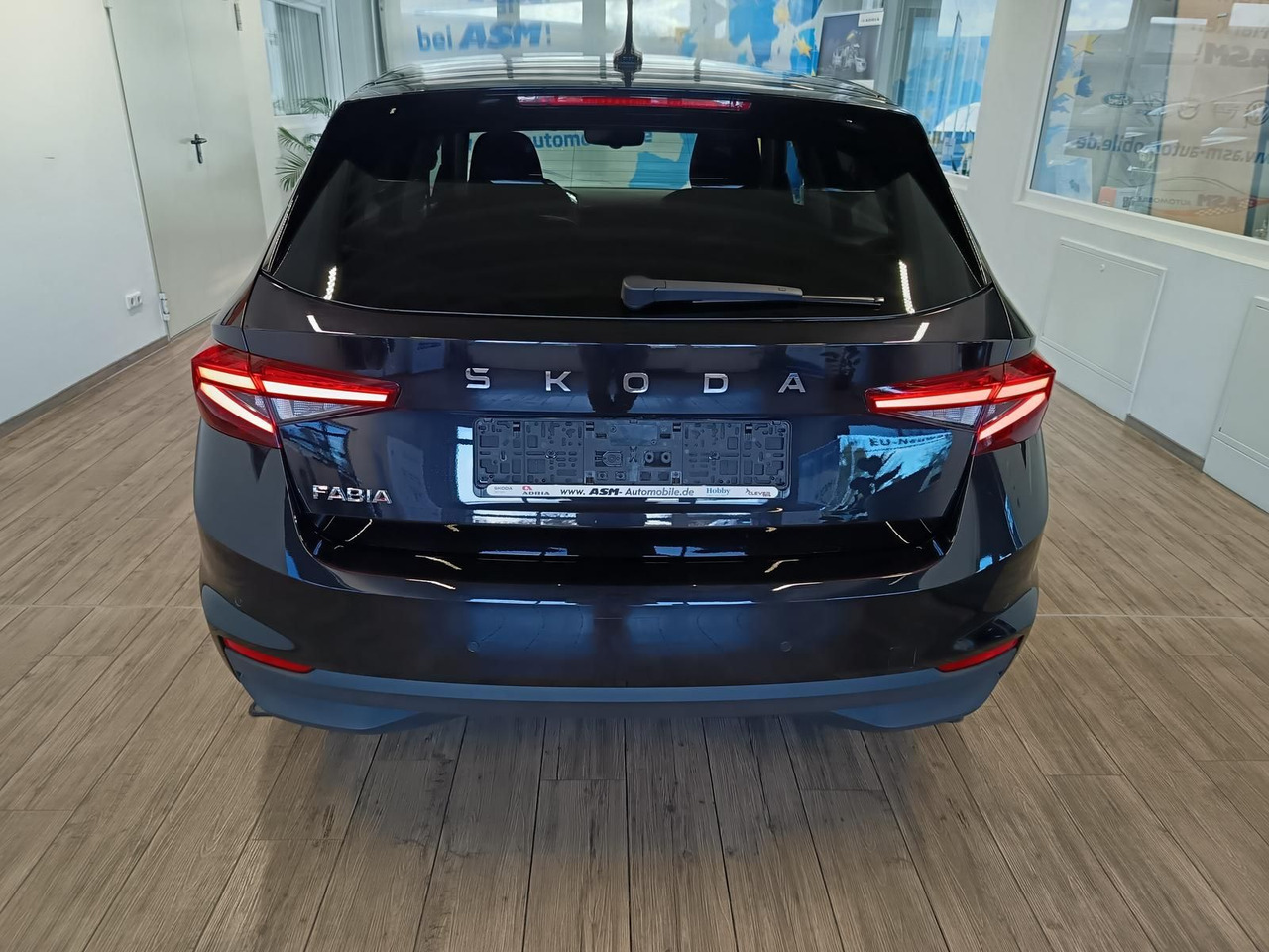 Skoda Fabia 130 Jahre 1,0 TSI*AHK-VORBER.*5J.GARANTIE* - Sedan: picture 5 Skoda Fabia 130 Jahre 1,0 TSI*AHK-VORBER.*5J.GARANTIE* - Sedan: picture 5