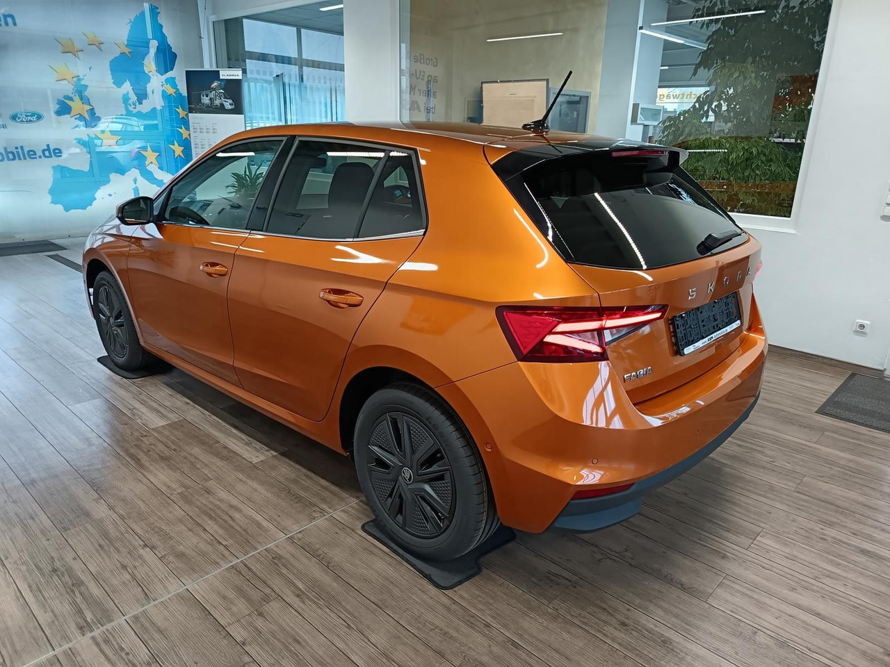 Skoda Fabia 130 Jahre 1,0 TSI*AHK-VORBER.*5J.GARANTIE* - Sedan: picture 4 Skoda Fabia 130 Jahre 1,0 TSI*AHK-VORBER.*5J.GARANTIE* - Sedan: picture 4
