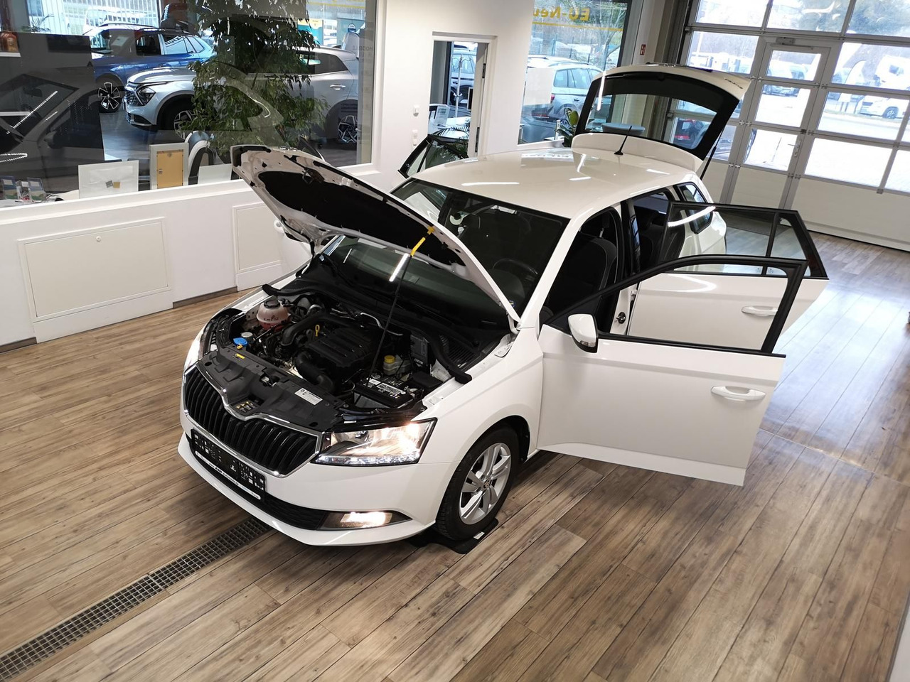 Skoda Fabia Combi Ambition 1.0TSI 81kW+R-KAM+PDC+KLIMA - Station wagon: picture 5 Skoda Fabia Combi Ambition 1.0TSI 81kW+R-KAM+PDC+KLIMA - Station wagon: picture 5