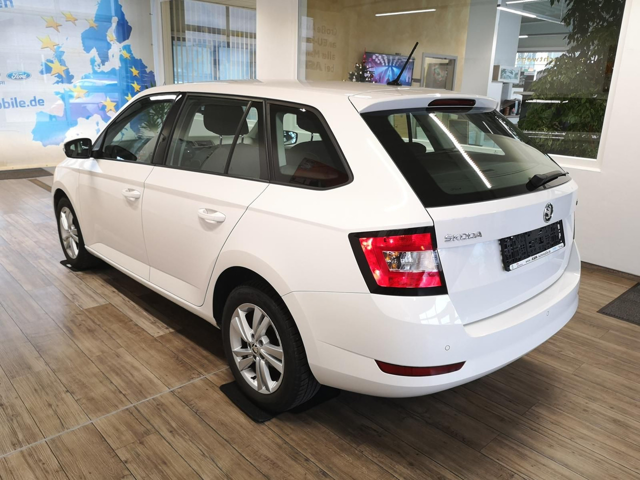 Skoda Fabia Combi Ambition 1.0TSI 81kW+R-KAM+PDC+KLIMA - Station wagon: picture 3 Skoda Fabia Combi Ambition 1.0TSI 81kW+R-KAM+PDC+KLIMA - Station wagon: picture 3