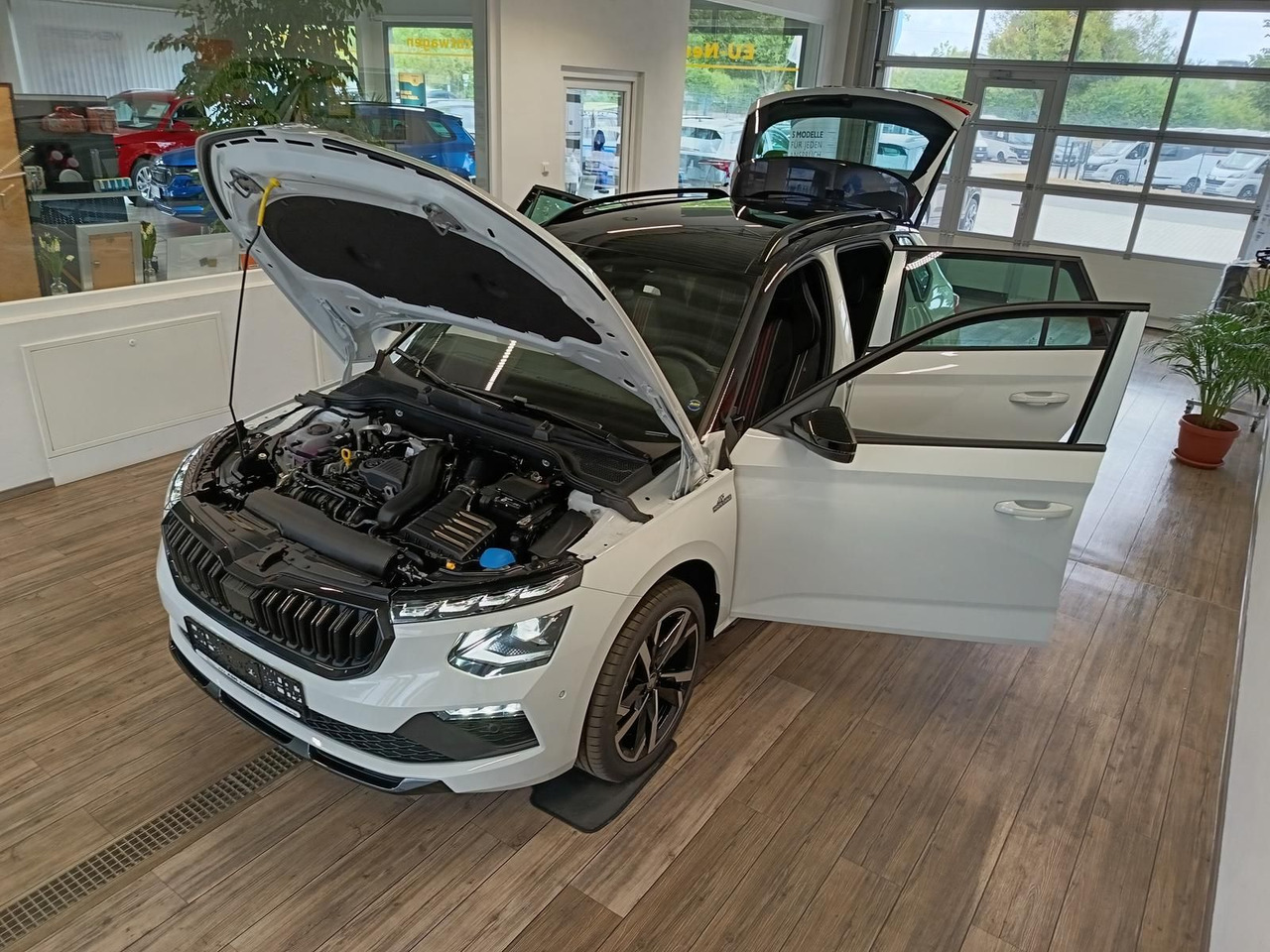 Skoda Kamiq Monte Carlo 1,5 TSI DSG*AHK*PANO*LED*ACC* - SUV: picture 2 Skoda Kamiq Monte Carlo 1,5 TSI DSG*AHK*PANO*LED*ACC* - SUV: picture 2
