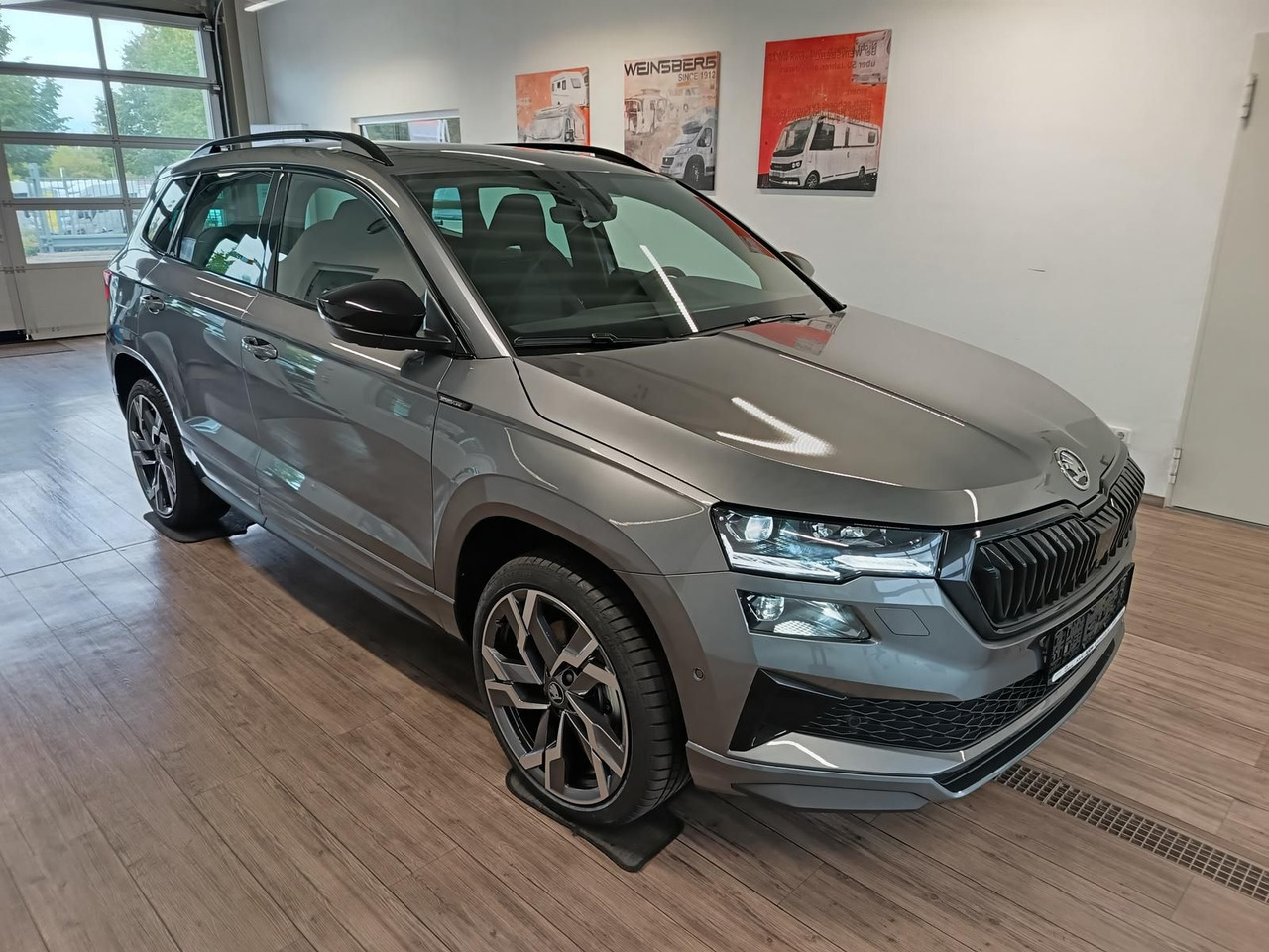 Skoda Karoq Sportline 1,5 TSI DSG*AHK*PSD*STD.HZG*NAVI - SUV: picture 3 Skoda Karoq Sportline 1,5 TSI DSG*AHK*PSD*STD.HZG*NAVI - SUV: picture 3
