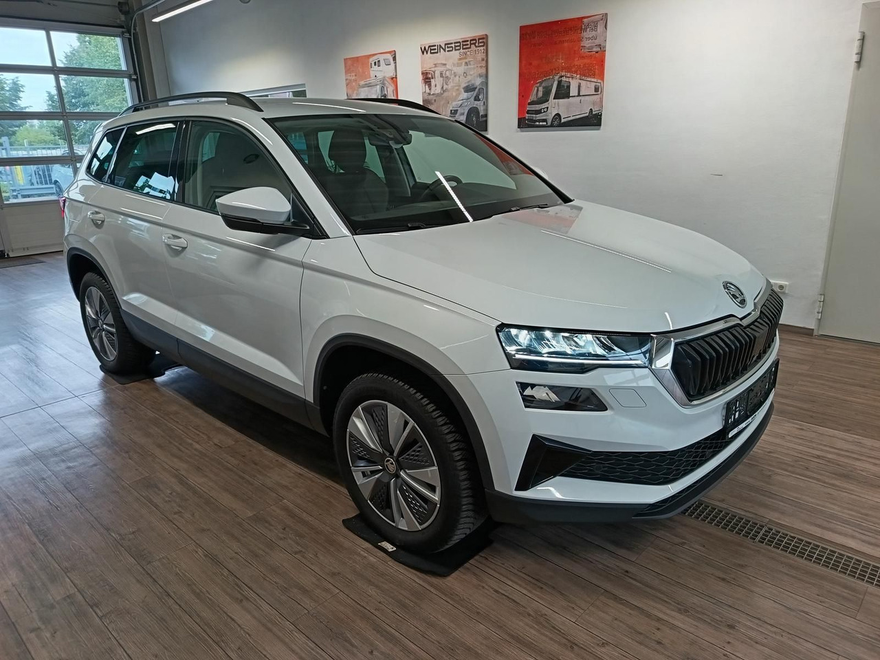 Skoda Karoq Style 1,5TSI DSG*AHK-VORBER*NAVI*LED*R-KAM - SUV: picture 3 Skoda Karoq Style 1,5TSI DSG*AHK-VORBER*NAVI*LED*R-KAM - SUV: picture 3