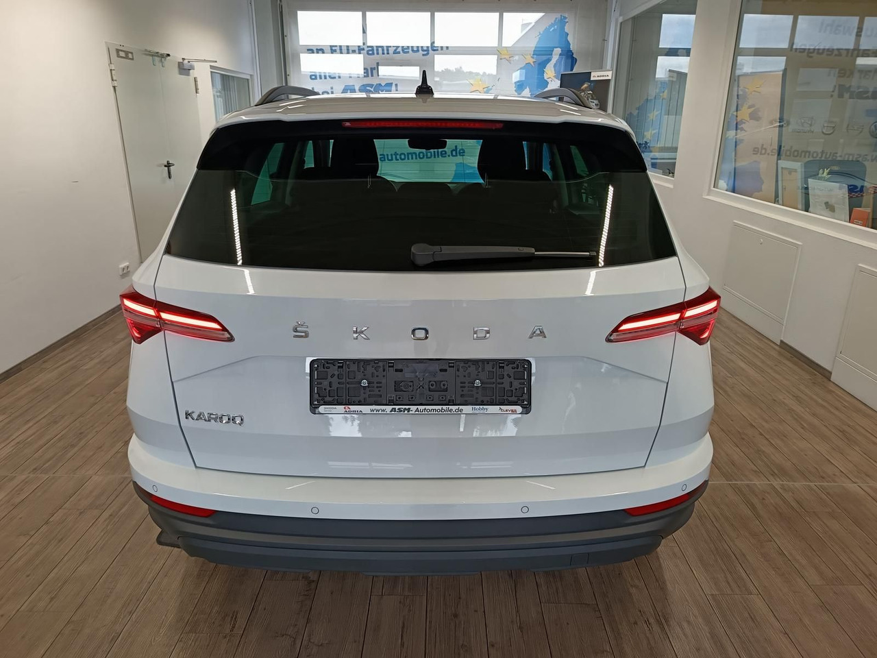 Skoda Karoq Style 1,5TSI DSG*AHK-VORBER*NAVI*LED*R-KAM - SUV: picture 5 Skoda Karoq Style 1,5TSI DSG*AHK-VORBER*NAVI*LED*R-KAM - SUV: picture 5