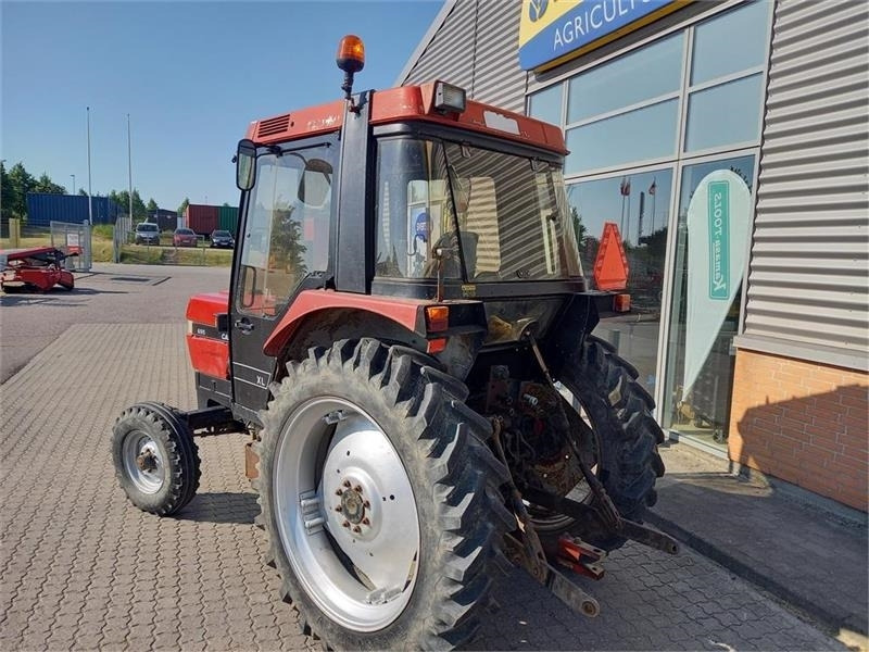 Case IH 695 XL - Farm tractor: picture 4 Case IH 695 XL - Farm tractor: picture 4
