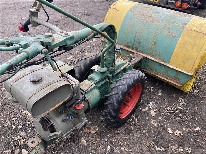 Irus U1200 med 120 cm fejemaskine - Municipal tractor: picture 3 Irus U1200 med 120 cm fejemaskine - Municipal tractor: picture 3