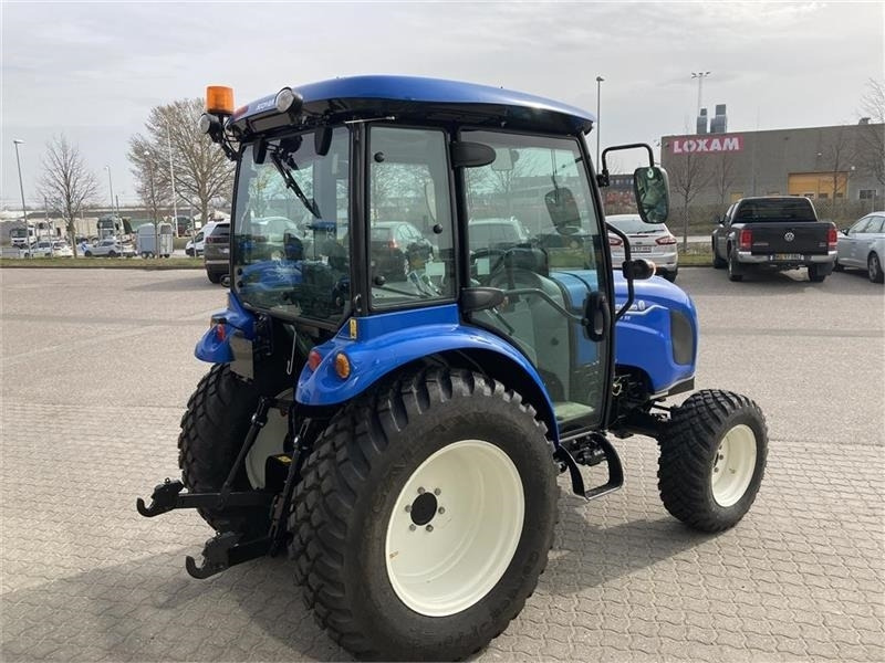 New Holland Boomer 55 Stage V - Frontlift og PTO - Municipal tractor: picture 4 New Holland Boomer 55 Stage V - Frontlift og PTO - Municipal tractor: picture 4