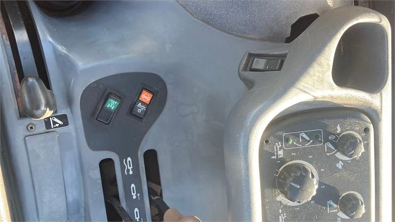 Leasing of New Holland TS115  New Holland TS115: picture 7 Leasing of New Holland TS115  New Holland TS115: picture 7