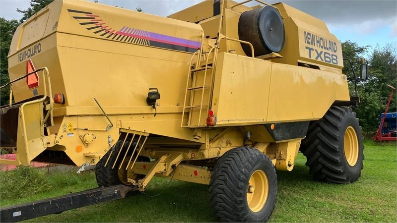 New Holland TX68 - Combine harvester: picture 4 New Holland TX68 - Combine harvester: picture 4