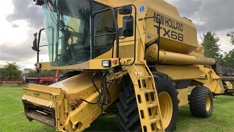 New Holland TX68 FSH - Combine harvester: picture 1 New Holland TX68 FSH - Combine harvester: picture 1