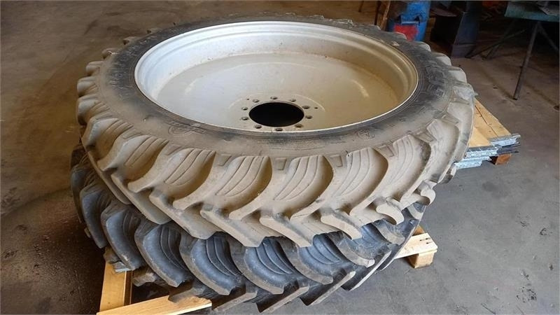 Taurus Sprøjtehjul 340/85R48 Taurus RC95.  - Tire for Agricultural machinery: picture 3 Taurus Sprøjtehjul 340/85R48 Taurus RC95.  - Tire for Agricultural machinery: picture 3
