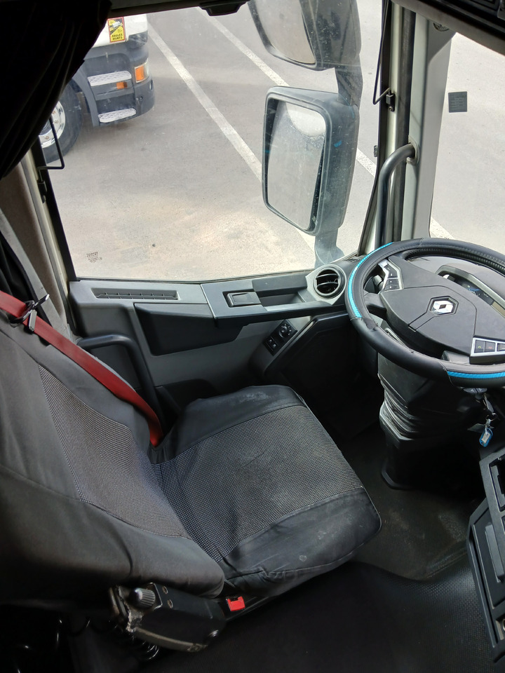 RENAULT T 520 - Cab chassis truck: picture 5 RENAULT T 520 - Cab chassis truck: picture 5