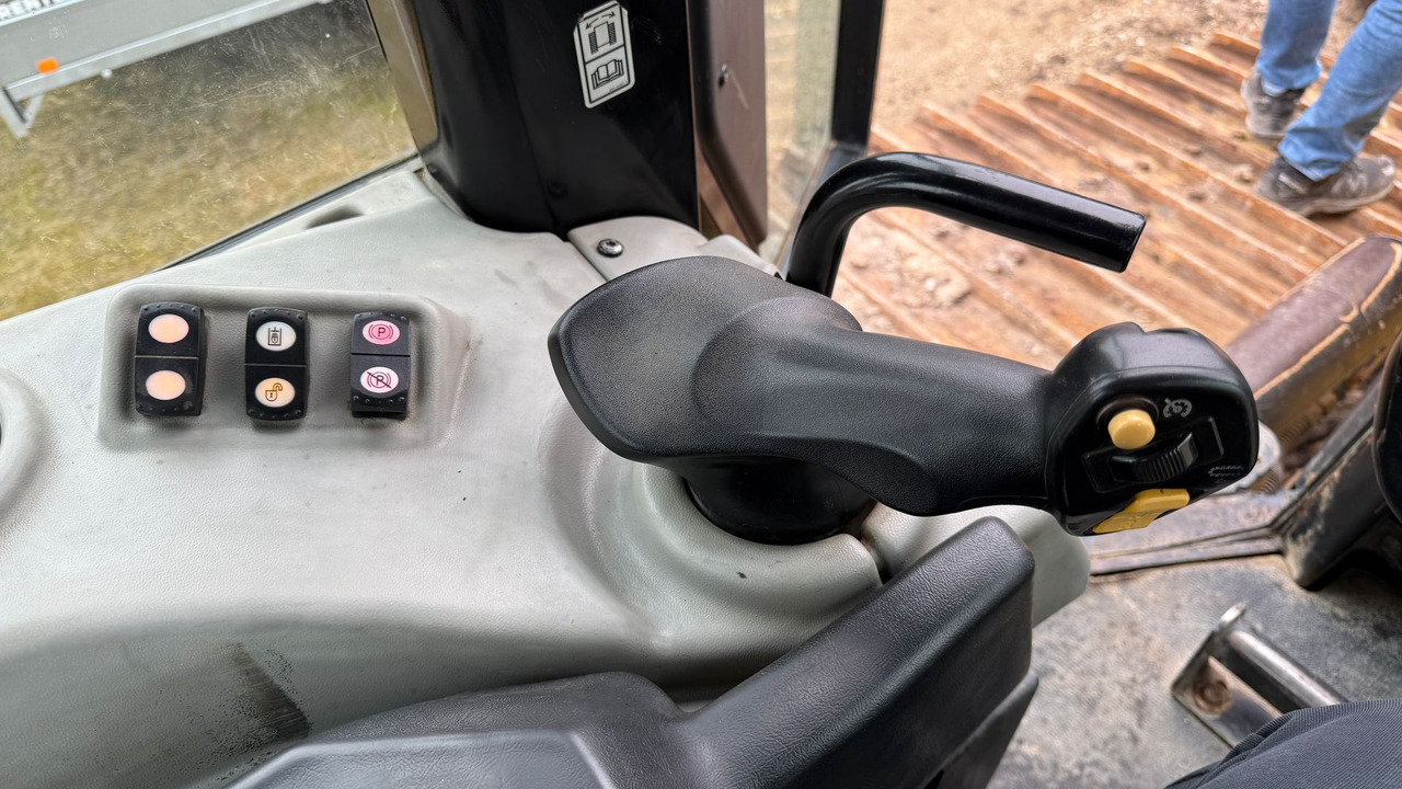 Bulldozer CAT D6N LGP: picture 11