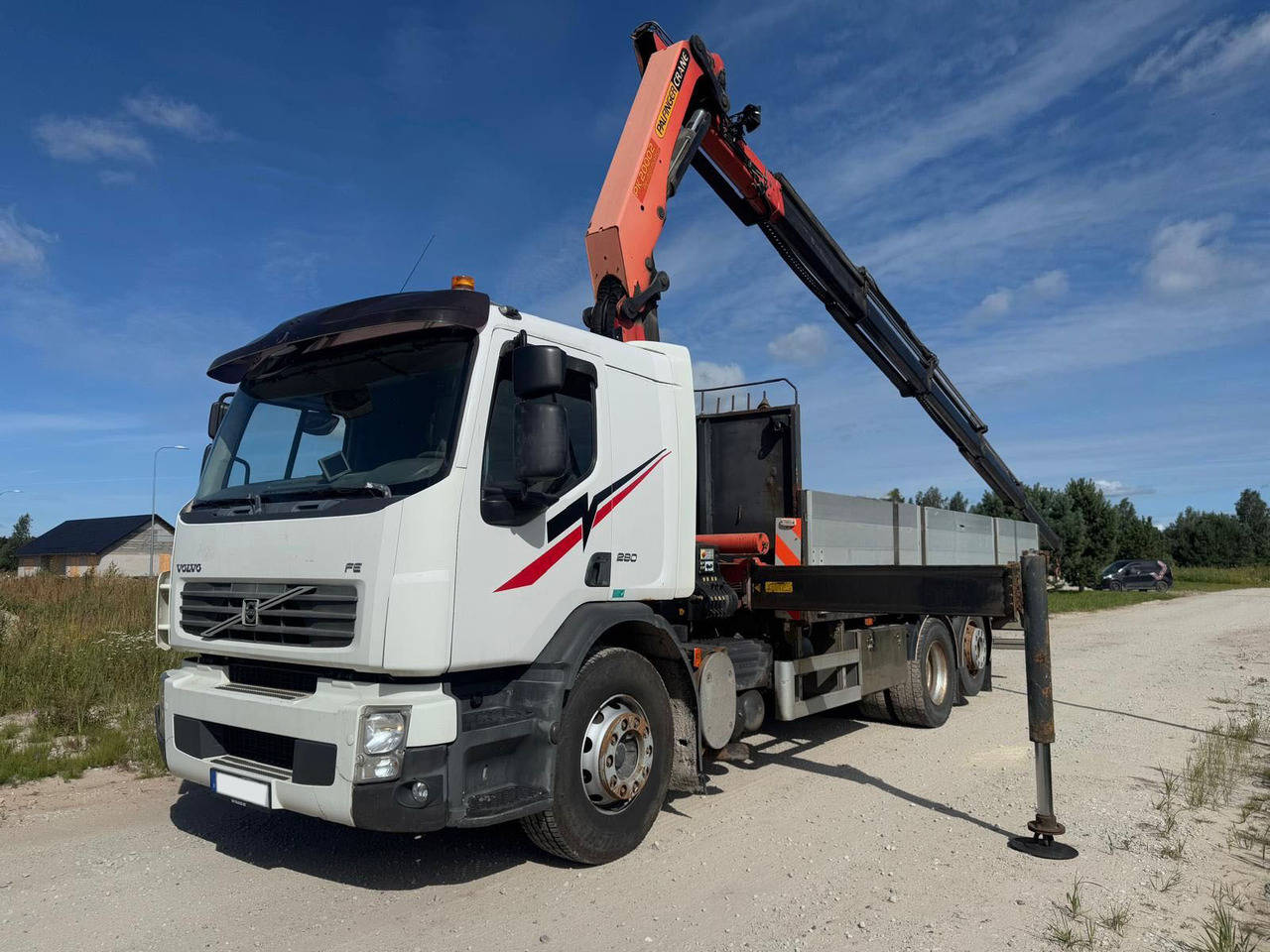 VOLVO FE280+PALFINGER PK20002 2007 - Dropside/ Flatbed truck, Crane truck: picture 1 VOLVO FE280+PALFINGER PK20002 2007 - Dropside/ Flatbed truck, Crane truck: picture 1