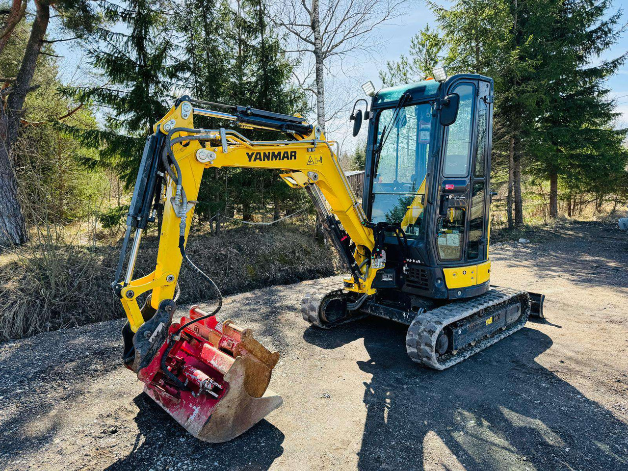YANMAR VIO23-6 - Mini excavator: picture 1 YANMAR VIO23-6 - Mini excavator: picture 1