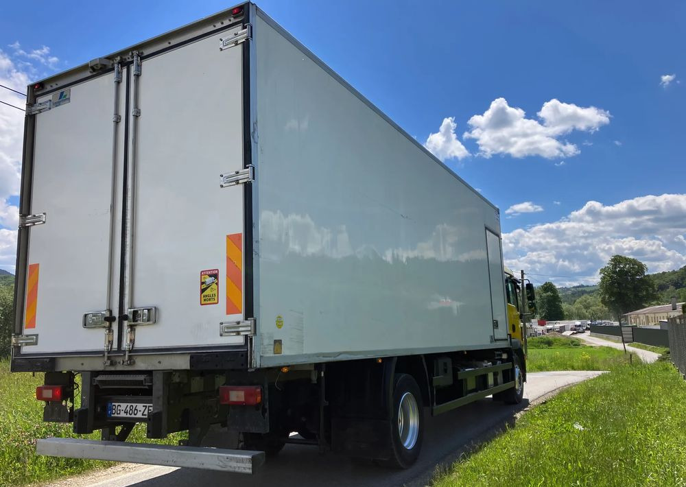 MAN MAN TGM 18.290 SYPIALKA chłodnia izoterma kontener - Refrigerator truck: picture 4 MAN MAN TGM 18.290 SYPIALKA chłodnia izoterma kontener - Refrigerator truck: picture 4