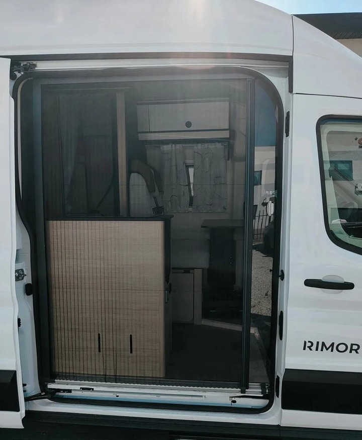 FORD Rimor NEW Ford Van 238 Truma Diesel Roller Shutters Remis AUTOMAT - Camper: picture 5 FORD Rimor NEW Ford Van 238 Truma Diesel Roller Shutters Remis AUTOMAT - Camper: picture 5