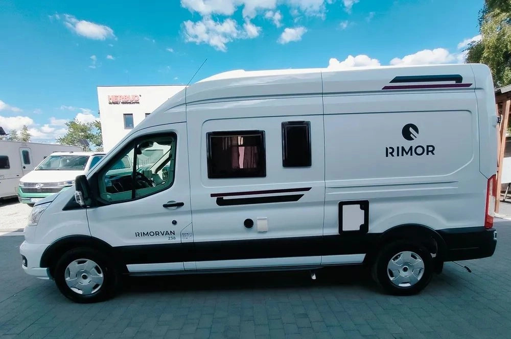 FORD Rimor NEW Ford Van 238 Truma Diesel Roller Shutters Remis AUTOMAT - Camper: picture 3 FORD Rimor NEW Ford Van 238 Truma Diesel Roller Shutters Remis AUTOMAT - Camper: picture 3