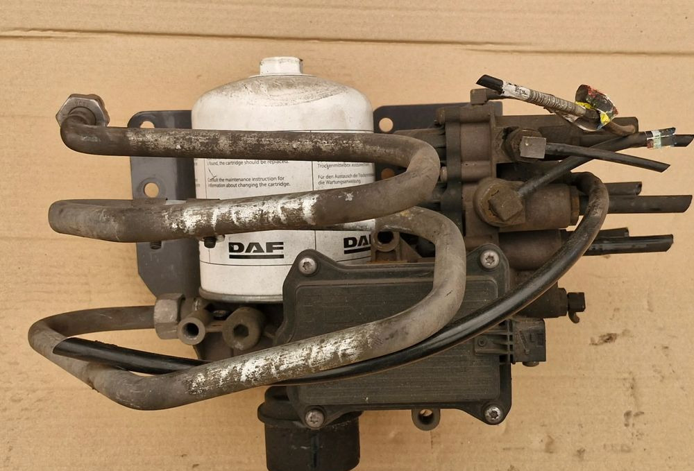 DAF XF OSUSZACZ POWIETRZA APS - Brake parts for Truck: picture 1 DAF XF OSUSZACZ POWIETRZA APS - Brake parts for Truck: picture 1