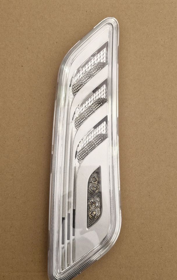 DAF XG XF LAMPKA OŚWIETLENIE KABINY 2313448 - Cab and interior for Truck: picture 1 DAF XG XF LAMPKA OŚWIETLENIE KABINY 2313448 - Cab and interior for Truck: picture 1