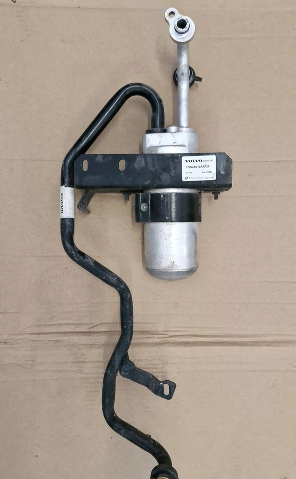 VOLVO FH4 FH5 SKRAPLACZ KLIMATYZACJI - Condenser for Truck: picture 1 VOLVO FH4 FH5 SKRAPLACZ KLIMATYZACJI - Condenser for Truck: picture 1