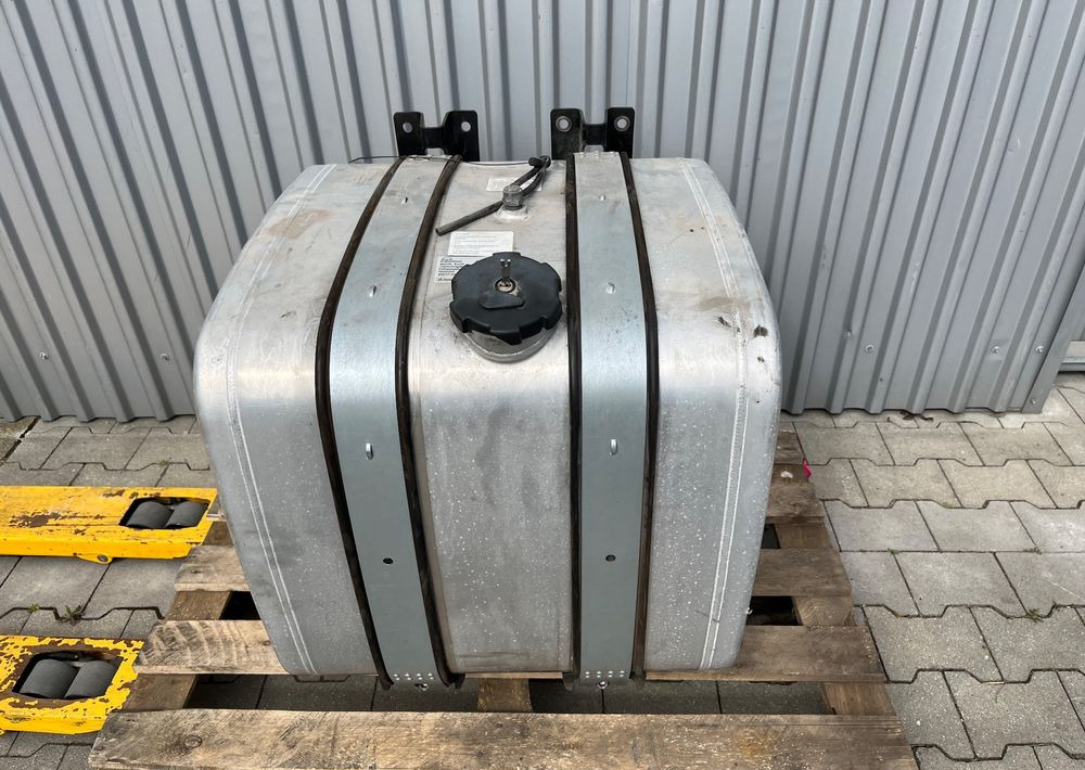 Zbiornik paliwa MAN TGX TGS 250 litrów kompletny - Fuel tank for Truck: picture 2 Zbiornik paliwa MAN TGX TGS 250 litrów kompletny - Fuel tank for Truck: picture 2