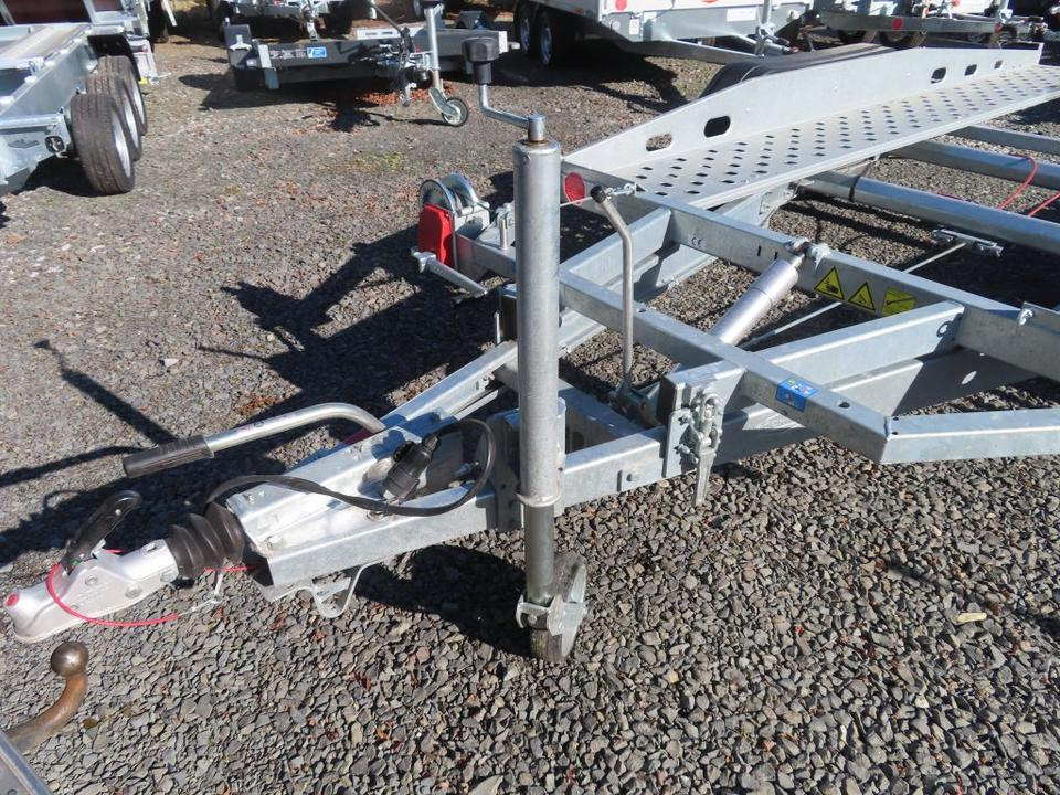 Böckmann, Autotransporter, 2,7 to. kippbar, 100 km, PKW Anhänger - Autotransporter trailer: picture 3 Böckmann, Autotransporter, 2,7 to. kippbar, 100 km, PKW Anhänger - Autotransporter trailer: picture 3