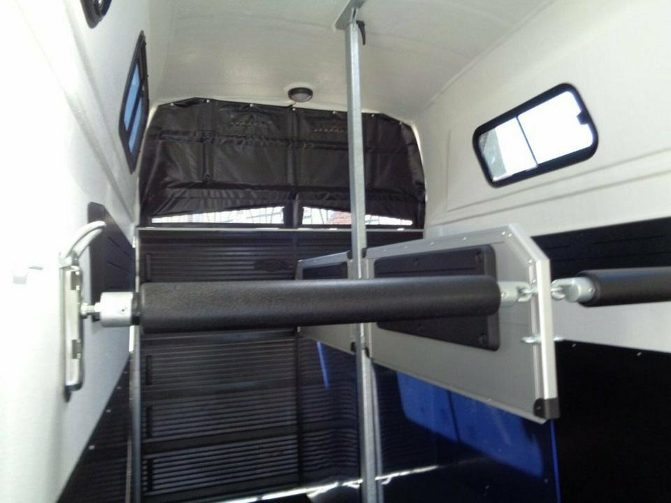 Horse trailer Böckmann Grand Master, WCF, 2,7 to. 100 km/h,Videoüberwachung,: picture 6 Horse trailer Böckmann Grand Master, WCF, 2,7 to. 100 km/h,Videoüberwachung,: picture 6