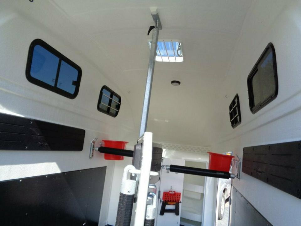 Horse trailer Böckmann Grand Master, WCF, 2,7 to. 100 km/h,Videoüberwachung,: picture 12 Horse trailer Böckmann Grand Master, WCF, 2,7 to. 100 km/h,Videoüberwachung,: picture 12
