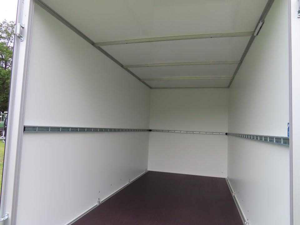 PKW Anhänger,GFK Koffer, 2,6 to. Zurrleisten, 100 km/h - Closed box trailer: picture 4 PKW Anhänger,GFK Koffer, 2,6 to. Zurrleisten, 100 km/h - Closed box trailer: picture 4