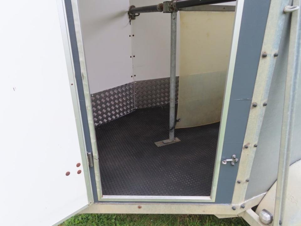 Vieh - Pferdeanhänger, PKW Anhänger, Henra, TÜV NEU - Horse trailer: picture 3 Vieh - Pferdeanhänger, PKW Anhänger, Henra, TÜV NEU - Horse trailer: picture 3