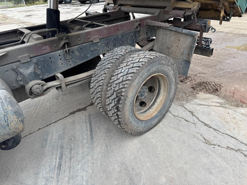 Tipper Mercedes-Benz SK 814 (6 CYLINDER / STEEL SUSPENSION / MANUAL PUMP / 3-SIDE TIPPER): picture 9 Tipper Mercedes-Benz SK 814 (6 CYLINDER / STEEL SUSPENSION / MANUAL PUMP / 3-SIDE TIPPER): picture 9