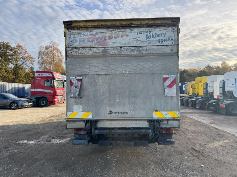 Box truck Mercedes-Benz SK 814 (STEEL SUSPENSION & MANUAL GEARBOX / SUSPENSION LAMES & BOITE MANUELLE): picture 6 Box truck Mercedes-Benz SK 814 (STEEL SUSPENSION & MANUAL GEARBOX / SUSPENSION LAMES & BOITE MANUELLE): picture 6
