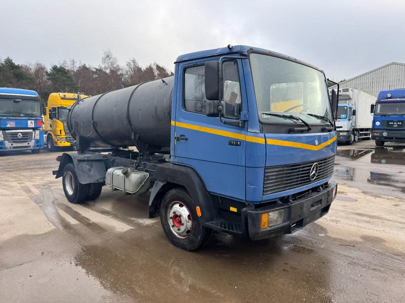 Mercedes-Benz SK 914 (8000 L / 6 CYLINDER / MANUAL PUMP / STEEL SUSPENSION) - Tank truck: picture 3 Mercedes-Benz SK 914 (8000 L / 6 CYLINDER / MANUAL PUMP / STEEL SUSPENSION) - Tank truck: picture 3