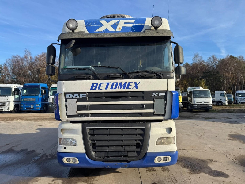 DAF 105 XF 460 Space Cab (MANUAL GEARBOX / BOITE MANUELLE / 2011) - Tractor unit: picture 2 DAF 105 XF 460 Space Cab (MANUAL GEARBOX / BOITE MANUELLE / 2011) - Tractor unit: picture 2