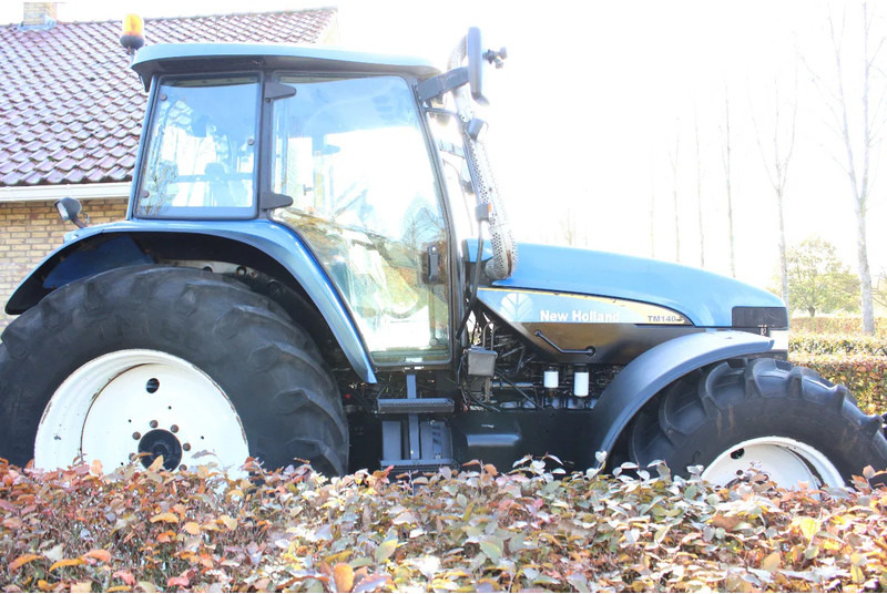 New Holland TM 140 - Farm tractor: picture 3 New Holland TM 140 - Farm tractor: picture 3