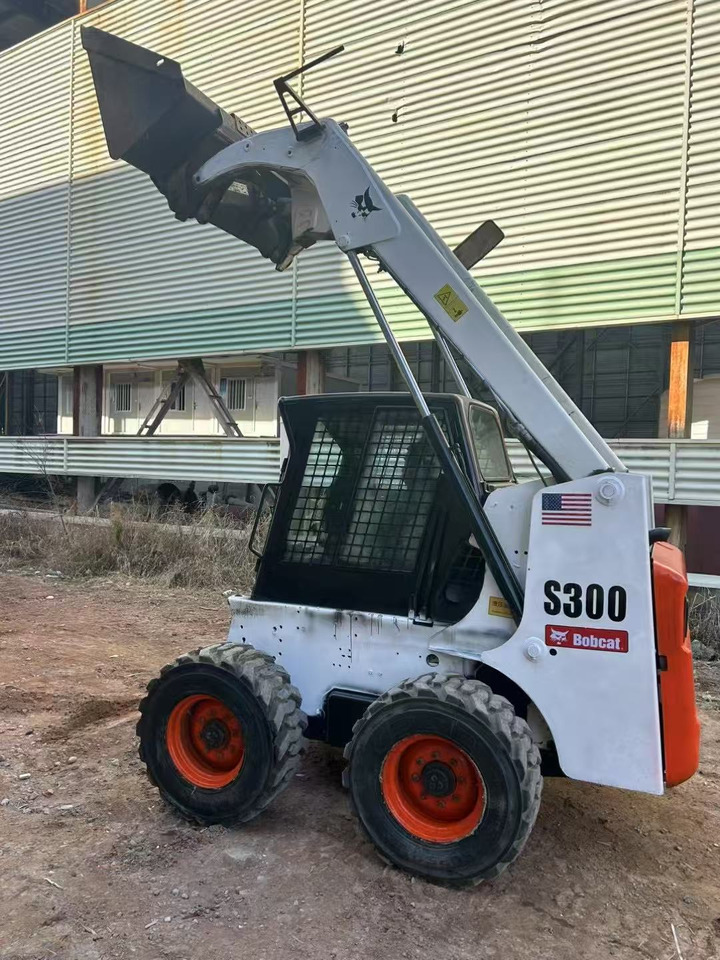 Skid steer loader BOBCAT s300: picture 6